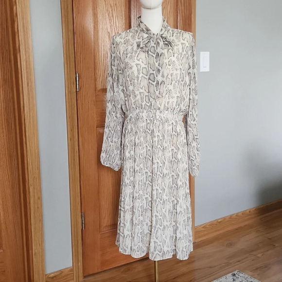 Anthropologies-Current Air Olivia Snake-Printed Flowy Midi Dress Size Medium - Picture 3 of 15